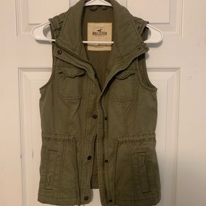 Hollister Green Utility Vest